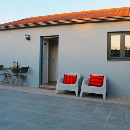Holiday home 9min Metro To Downtown - Couples&kids - Free Parking Porto