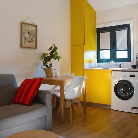 Holiday home 9min Metro To Downtown - Couples&kids - Free Parking