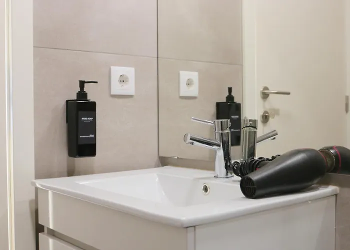 9min Metro To Downtown - Couples&kids - Free Parking Porto